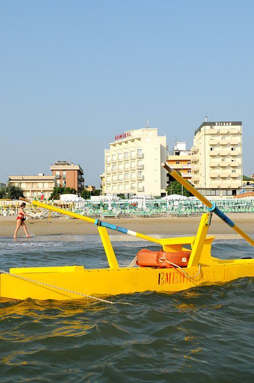 Hotel Admiral - On The Beach Riccione Esterno foto