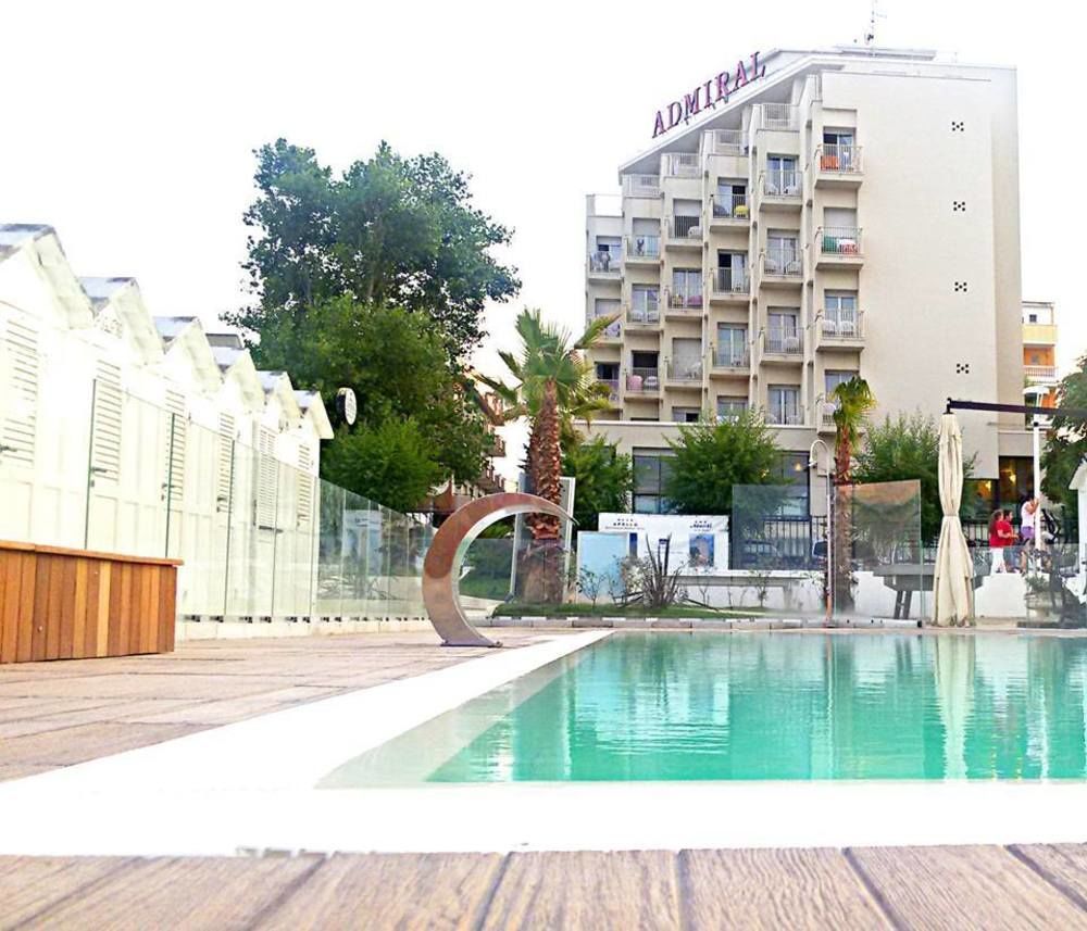Hotel Admiral - On The Beach Riccione Esterno foto