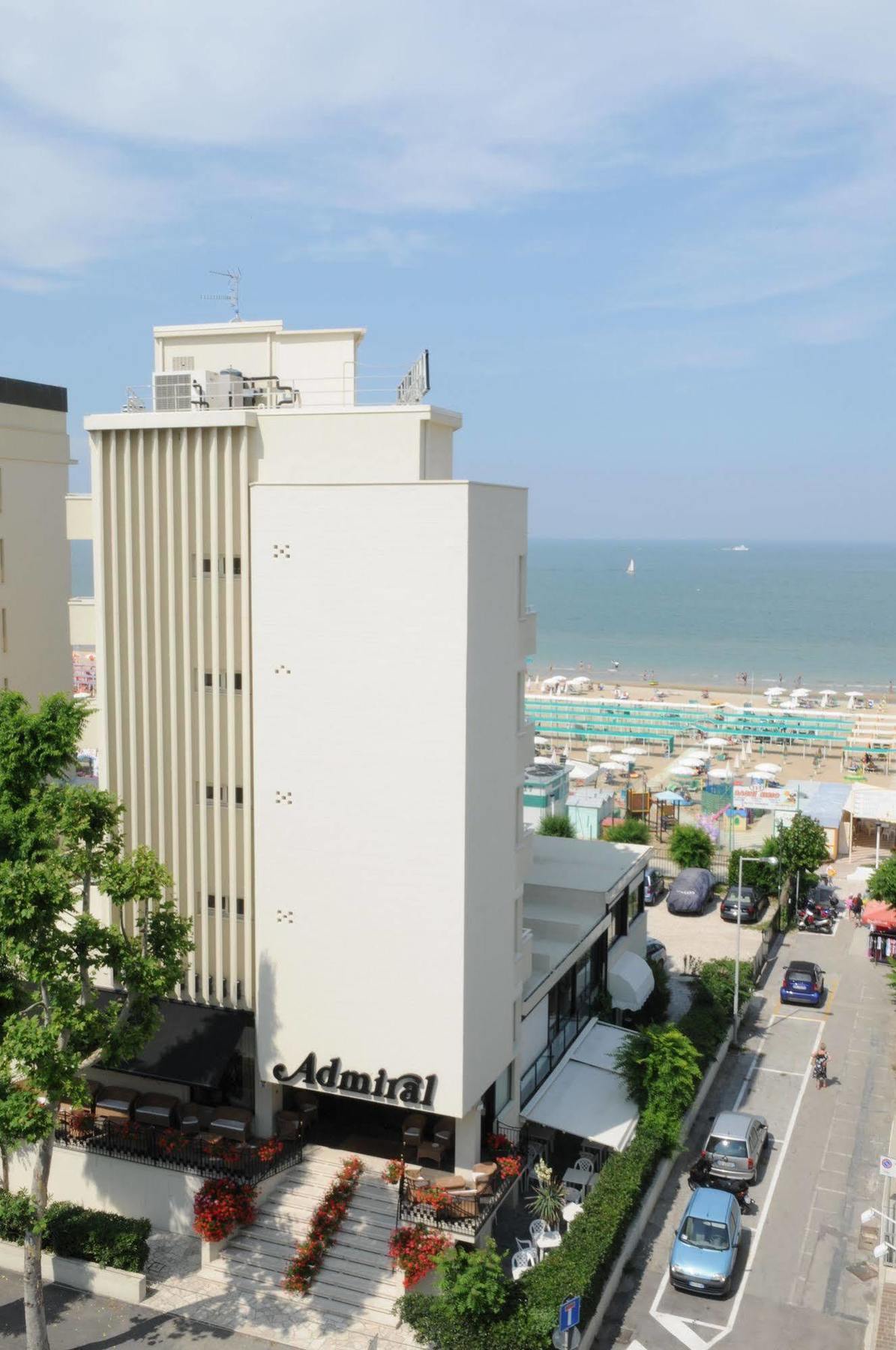 Hotel Admiral - On The Beach Riccione Esterno foto